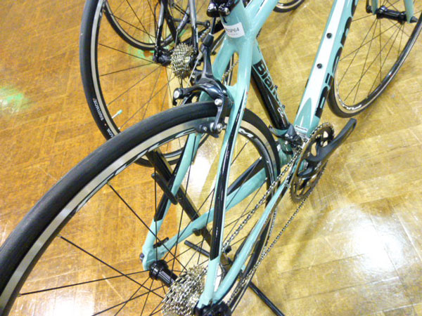 Bianchi Impulso 105 11速 (ビアンキ インプルソ) - 自転車本体