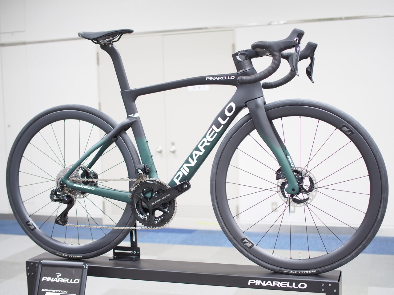 PINARELLO (ピナレロ) F9 DISK DuraAce Di2 完成車 2025 グリーン