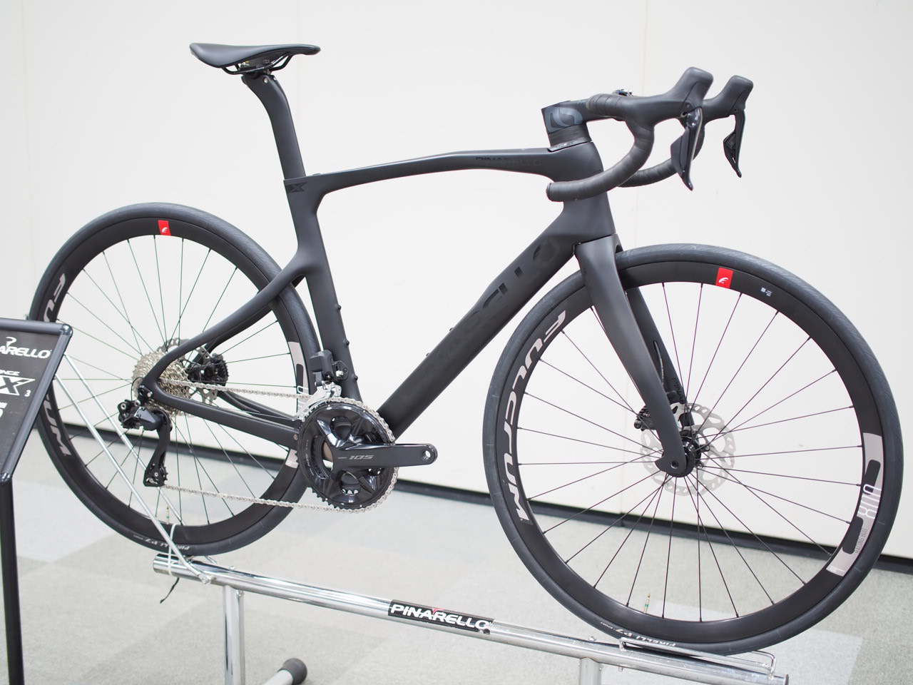 PINARELLO (ピナレロ) X3 DISK 105 Di2 完成車 2025 ブラック