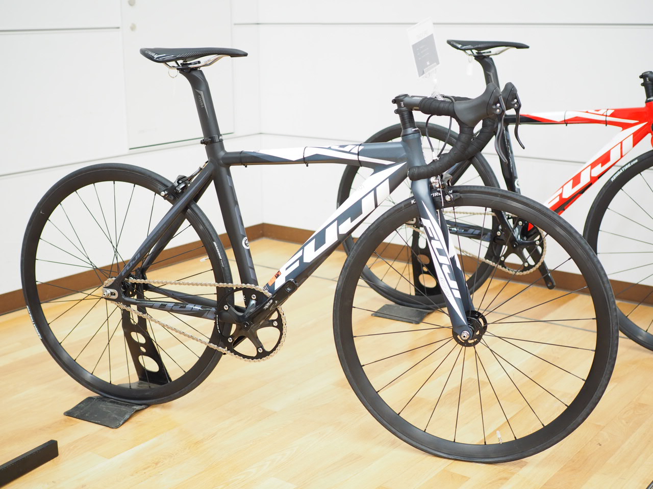 FUJI(フジ) TRACK PRO 完成車 2025