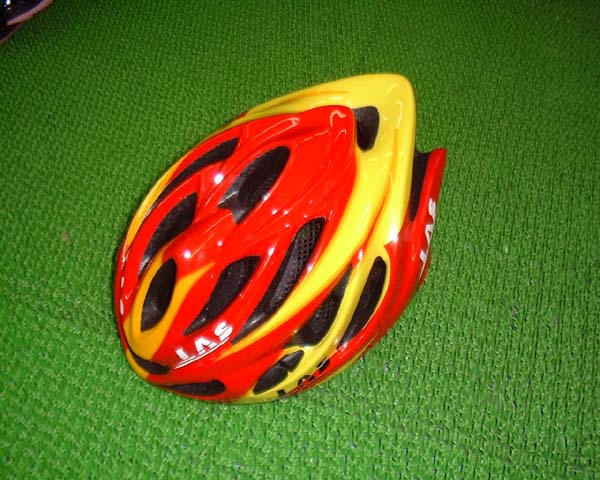 2007年モデル las helmet 自転車用ヘルメット サイクリング